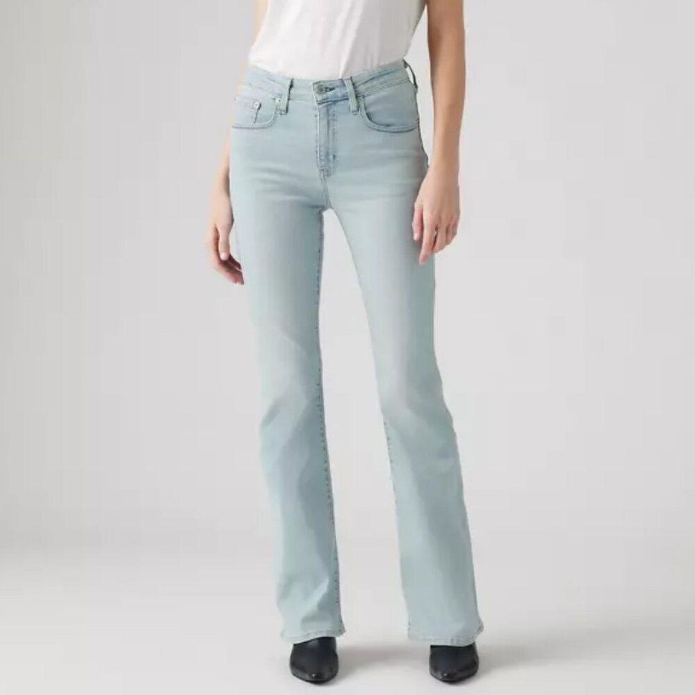 NWT Levi's Premium 726 Flare Jeans - Lever Left